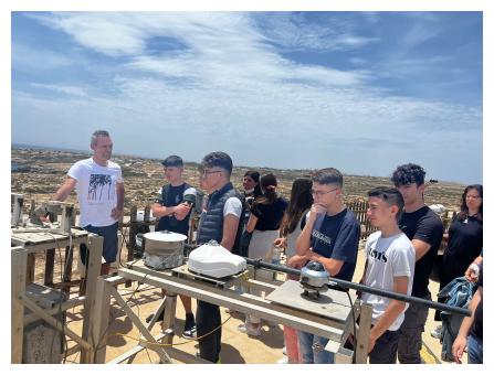 Studenti in visita presso l'Osservatorio Climatico di Lampedusa 