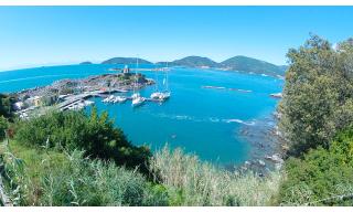 Baia di Santa Teresa (Spezia) Panorama dall'alto della Baia di Santa Teresa (Spezia)